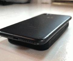 سیاه آیفون 7 128g-95 ٪ باتری-قفل-خش بر روی صفحه نمایش