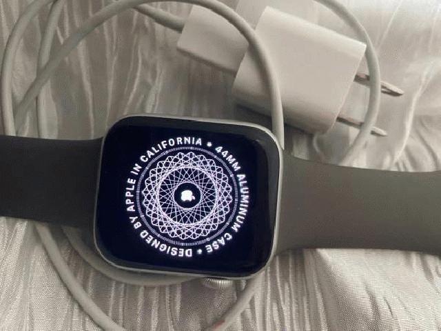 اپل دیده بان سری 5 w / GPS/TalkText