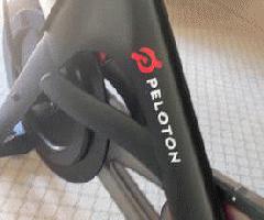 PELOTON 2020 دوچرخه به ندرت استفاده می شود/مانند جدید
