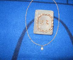 دستبند تنیس ، گوشواره طلا و آویز طلا