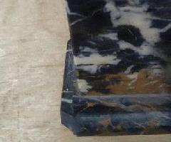 ستون هرمی شکل سنگی/ستون هرمی شکل سنگی مرحله سیاه و سفید