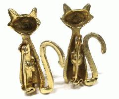 زن گربه سنجاق سینه